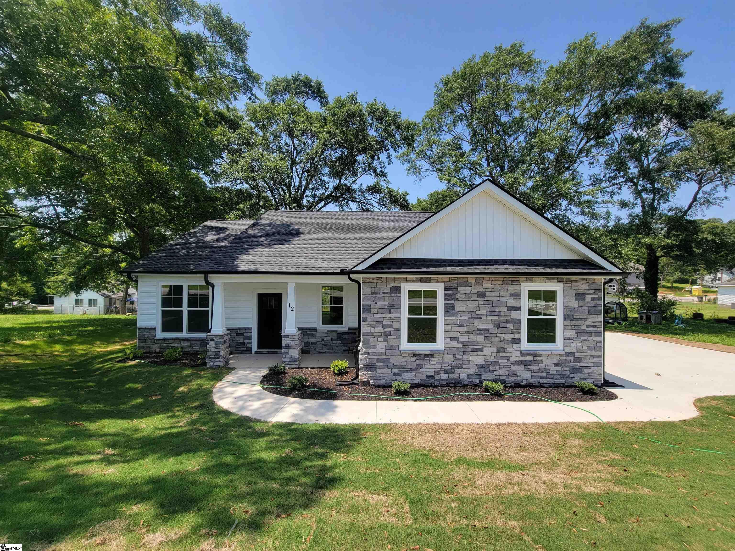 12 Clemson Street Liberty, SC 29657 - Photo 1 of 31 Gallery Image 1