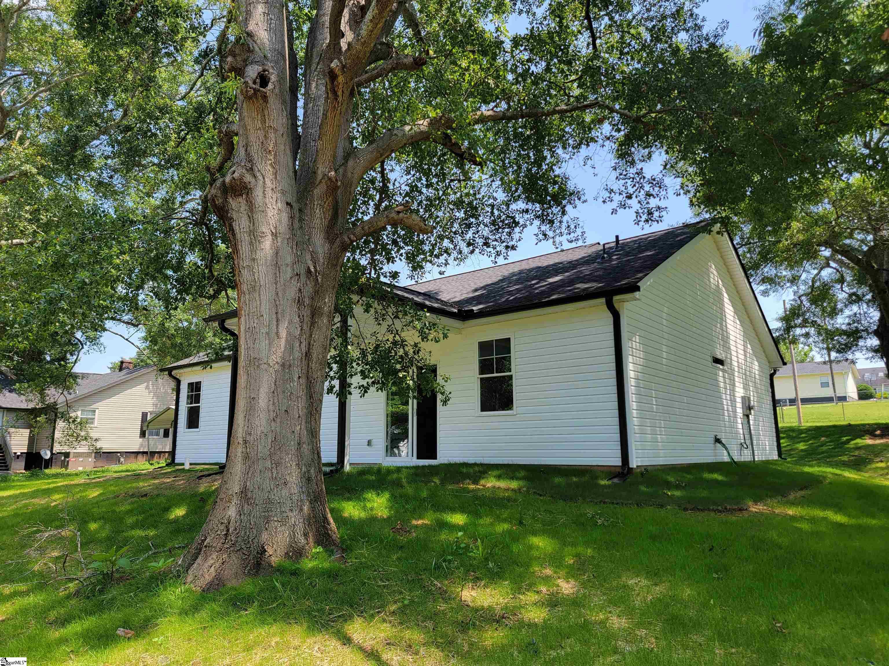 12 Clemson Street Liberty, SC 29657 - Photo 5 of 31 Gallery Image 5