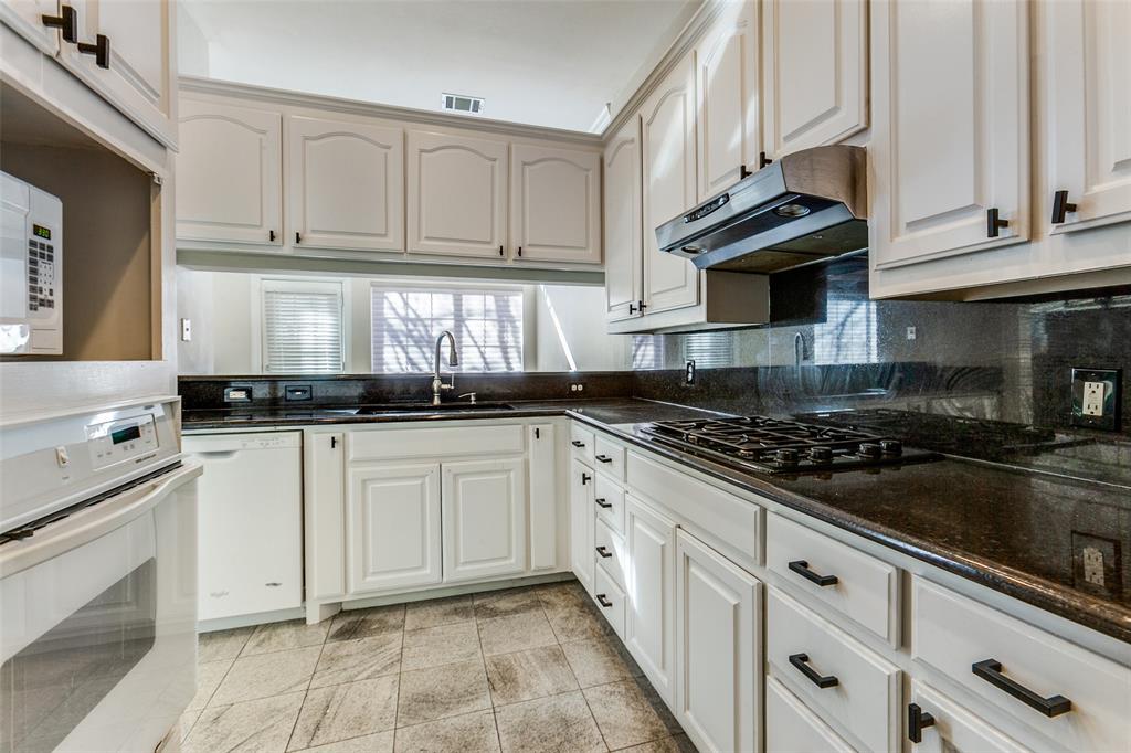 14561 Juliard Way Addison, TX 75001 - Photo 16 of 33