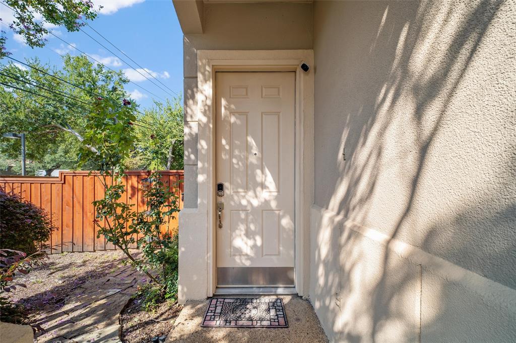 14561 Juliard Way Addison, TX 75001 - Photo 3 of 33