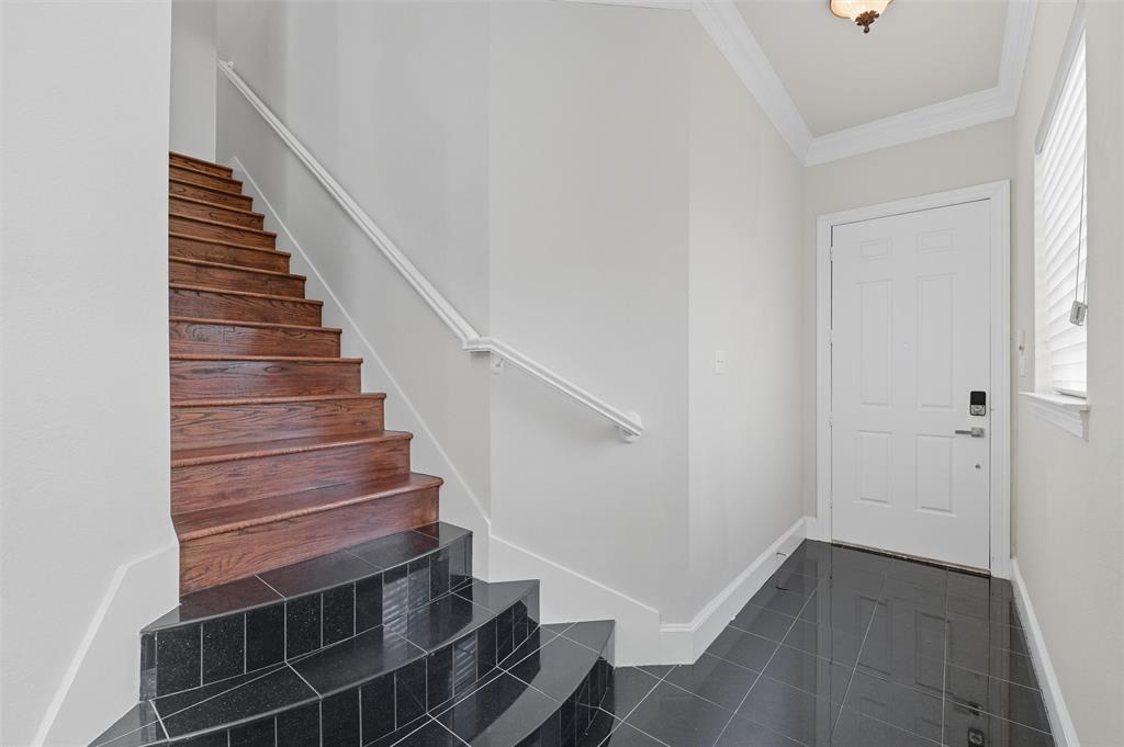 14561 Juliard Way Addison, TX 75001 - Photo 7 of 33