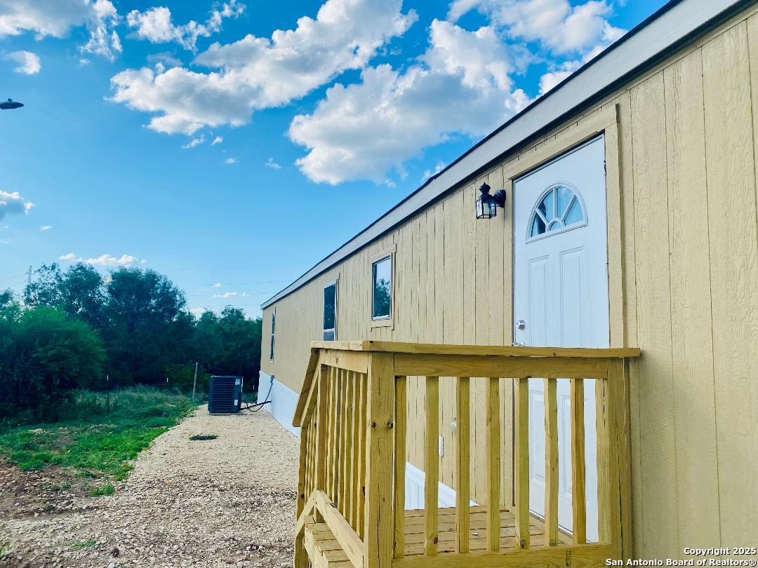 698 Frst Crk Road Devine, TX 78016 - Photo 2 of 18