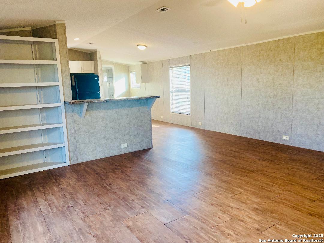 698 Frst Crk Road Devine, TX 78016 - Photo 4 of 18