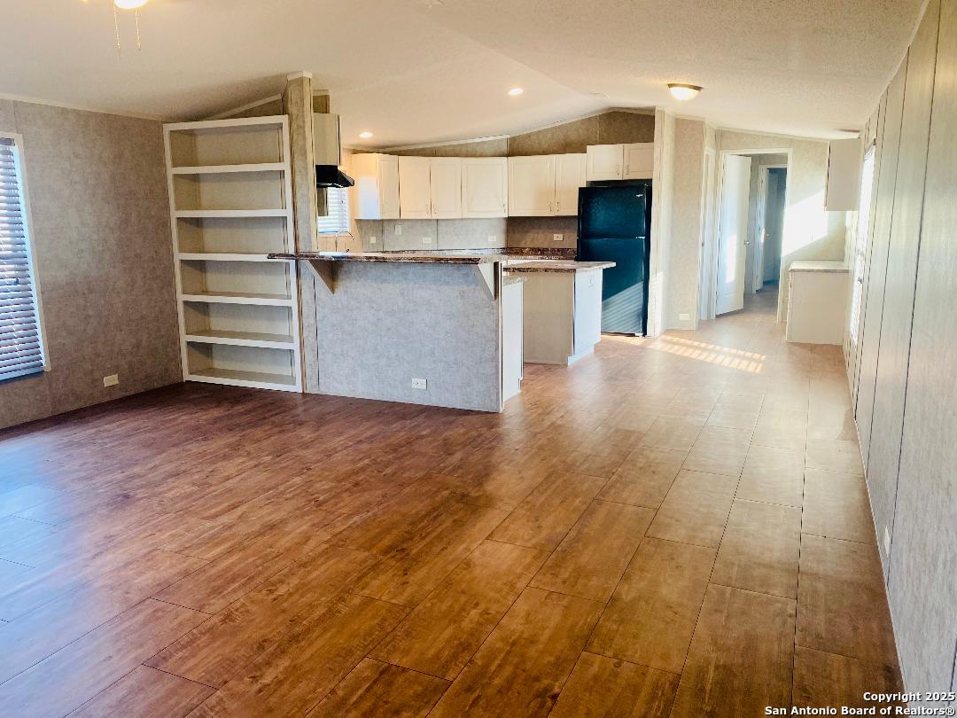 698 Frst Crk Road Devine, TX 78016 - Photo 5 of 18