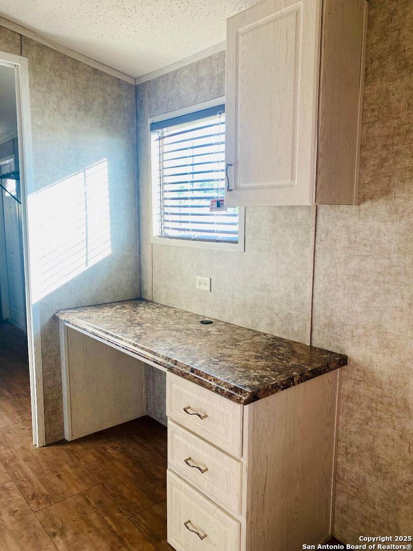 698 Frst Crk Road Devine, TX 78016 - Photo 7 of 18