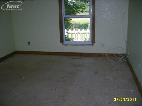 19159 Hickory Ridge Road Fenton, MI 48430 - Photo 11 of 24 20192397-10.JPG