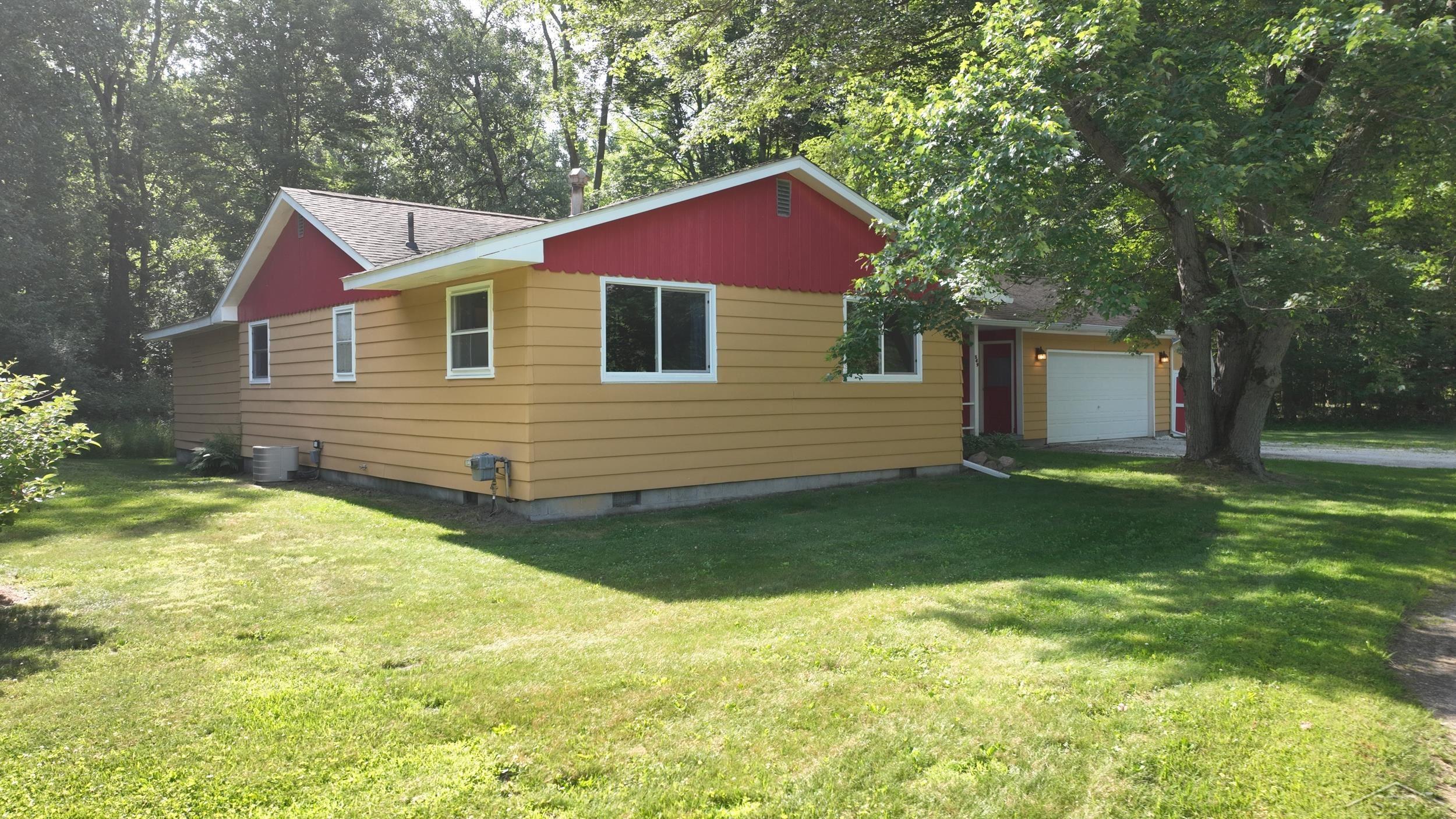 549 South 8 Mile Road Midland, MI 48640 - Photo 7 of 55 50213614-5e3e7c9d-c7a6-4927-bdc7-1043974324a4.JPG
