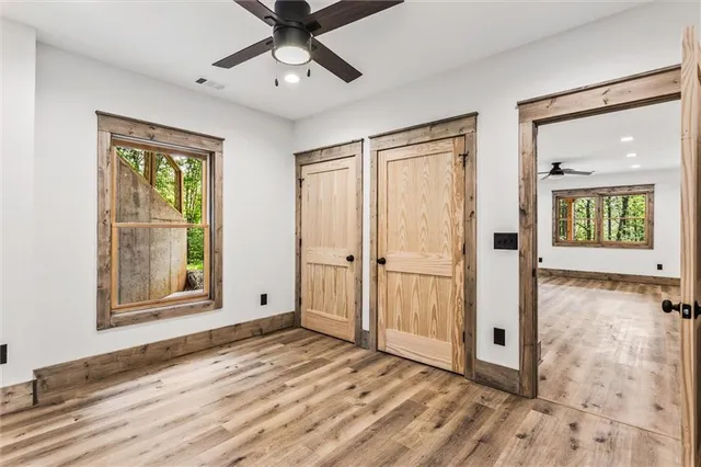 a black and white photo of a living room