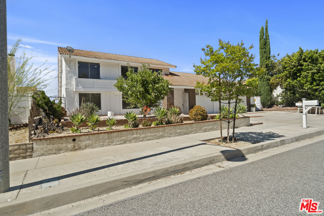 22727 Ticonderoga Road, Calabasas, CA 91302 Compass