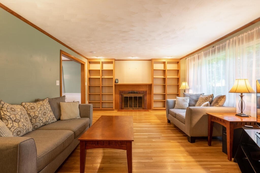 361 Stow Road Marlborough, MA 01752 - Photo 5 of 36 Gallery Image 5