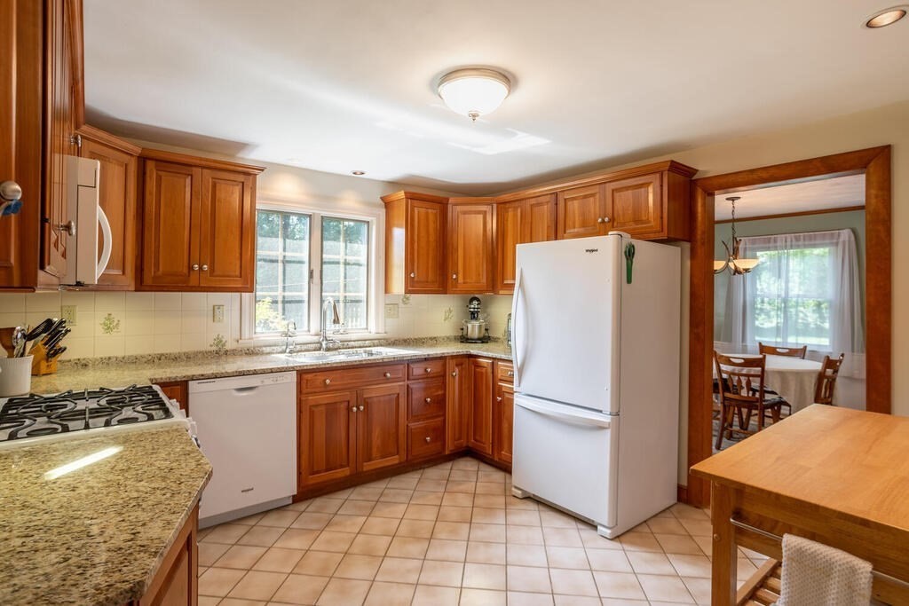 361 Stow Road Marlborough, MA 01752 - Photo 10 of 36 Gallery Image 10
