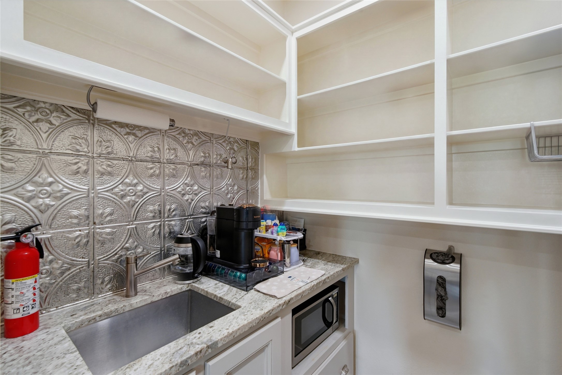 681 Emma Road Oakhurst, TX 77359 - Photo 5 of 30 Butler's pantry