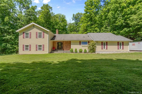 $700,000 | 21 Straub Drive, Pleasant Valley, NY 12569