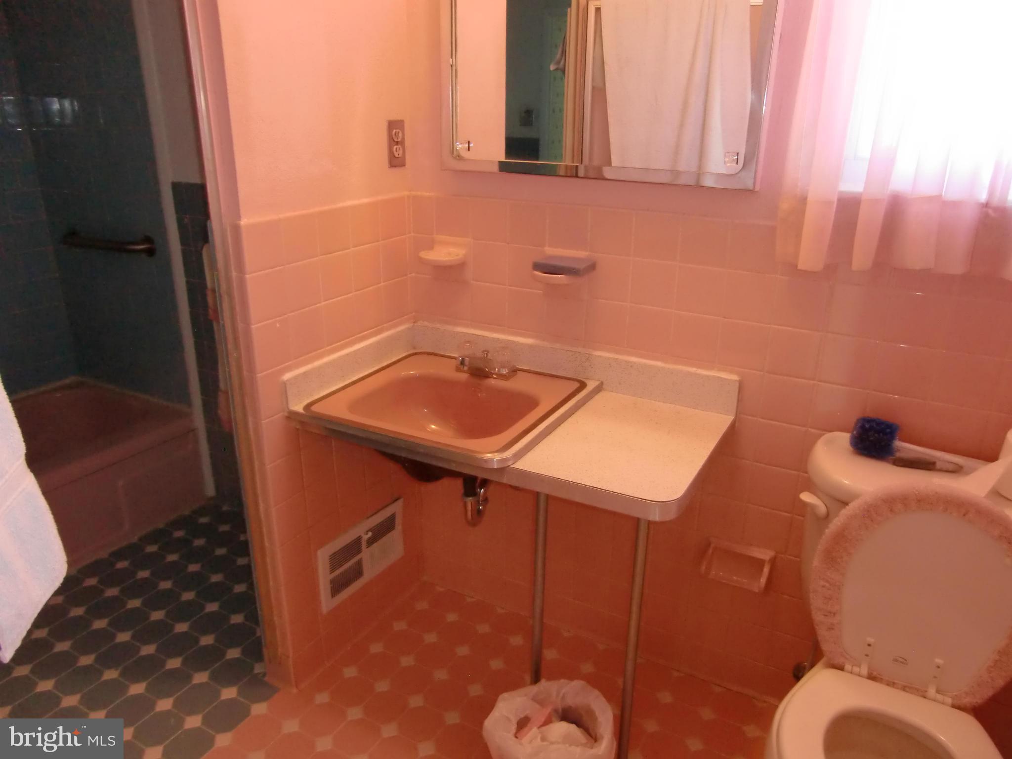 1914 Greengage Road Baltimore, MD 21244 - Photo 10 of 12 Bath
