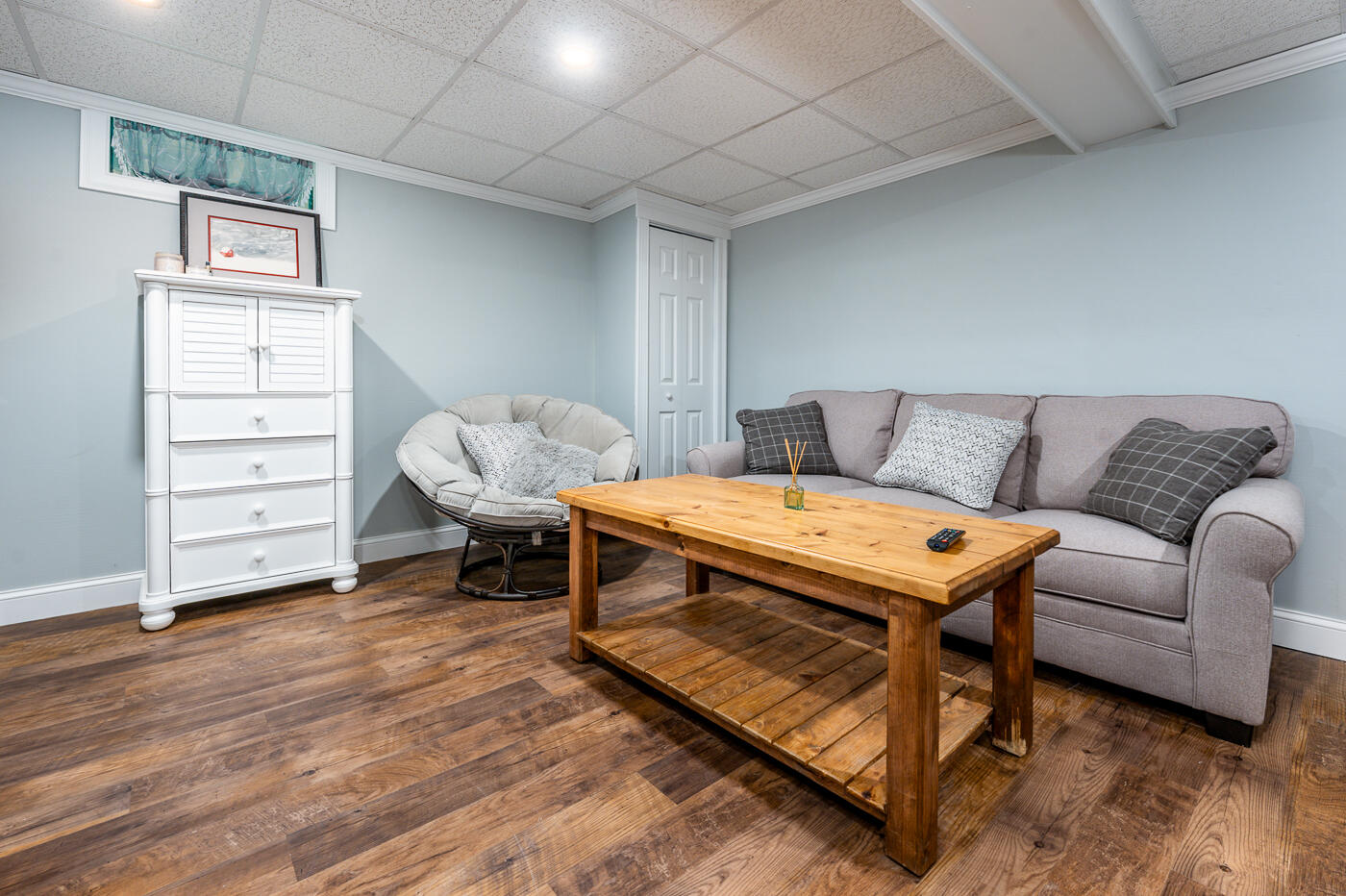 157 Lumbert Mill Road Centerville, MA 02632 - Photo 26 of 42 a living room with furniture a wooden floor and furniture