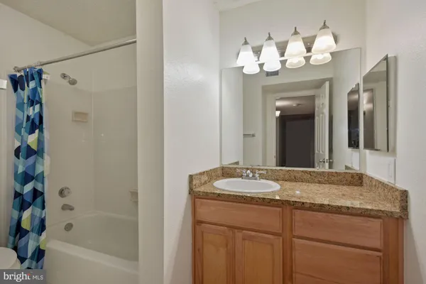 $2,700 | 1507 Lincoln Way, Unit 204, McLean, VA 22102