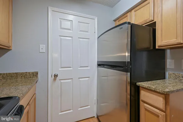 $2,700 | 1507 Lincoln Way, Unit 204, McLean, VA 22102