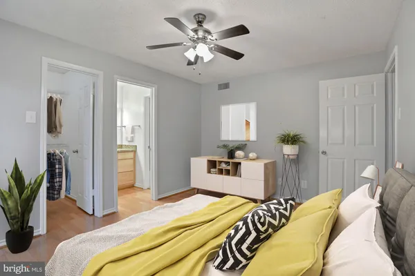 $2,700 | 1507 Lincoln Way, Unit 204, McLean, VA 22102