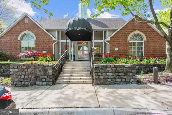 $2,700 | 1507 Lincoln Way, Unit 204, McLean, VA 22102