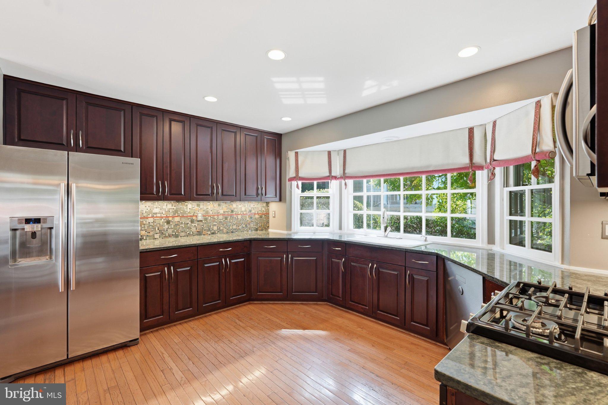 1252 Lamplighter Way Reston, VA 20194 - Photo 5 of 51 Gallery Image 5