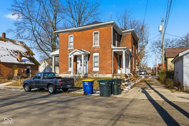 $790,000 | 820-822 West Howard Street, Muncie, IN 47305