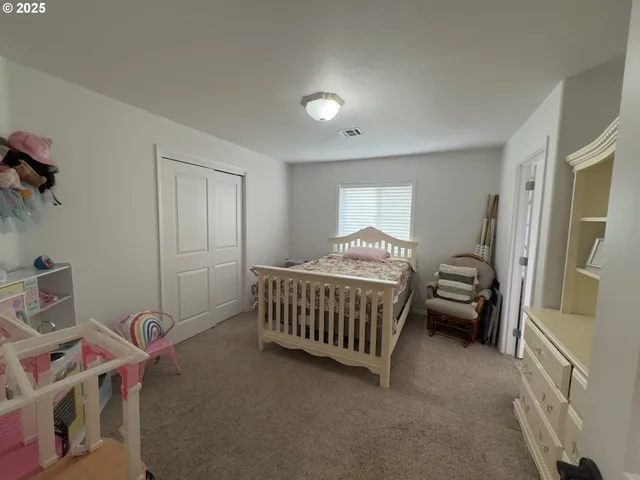 $395,000 | 135 Southwest Quincetree Court, Roseburg, OR 97471