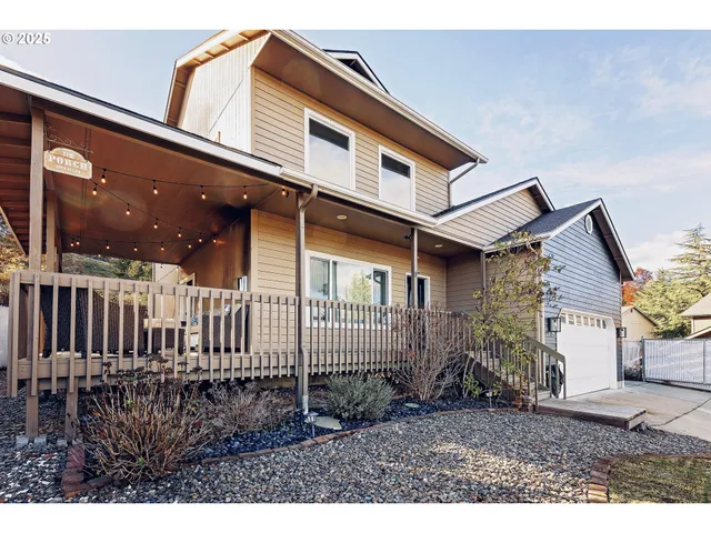 $395,000 | 135 Southwest Quincetree Court, Roseburg, OR 97471