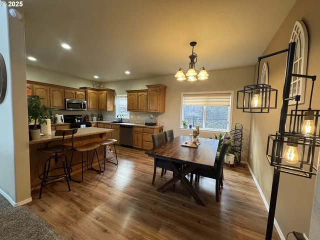 $395,000 | 135 Southwest Quincetree Court, Roseburg, OR 97471