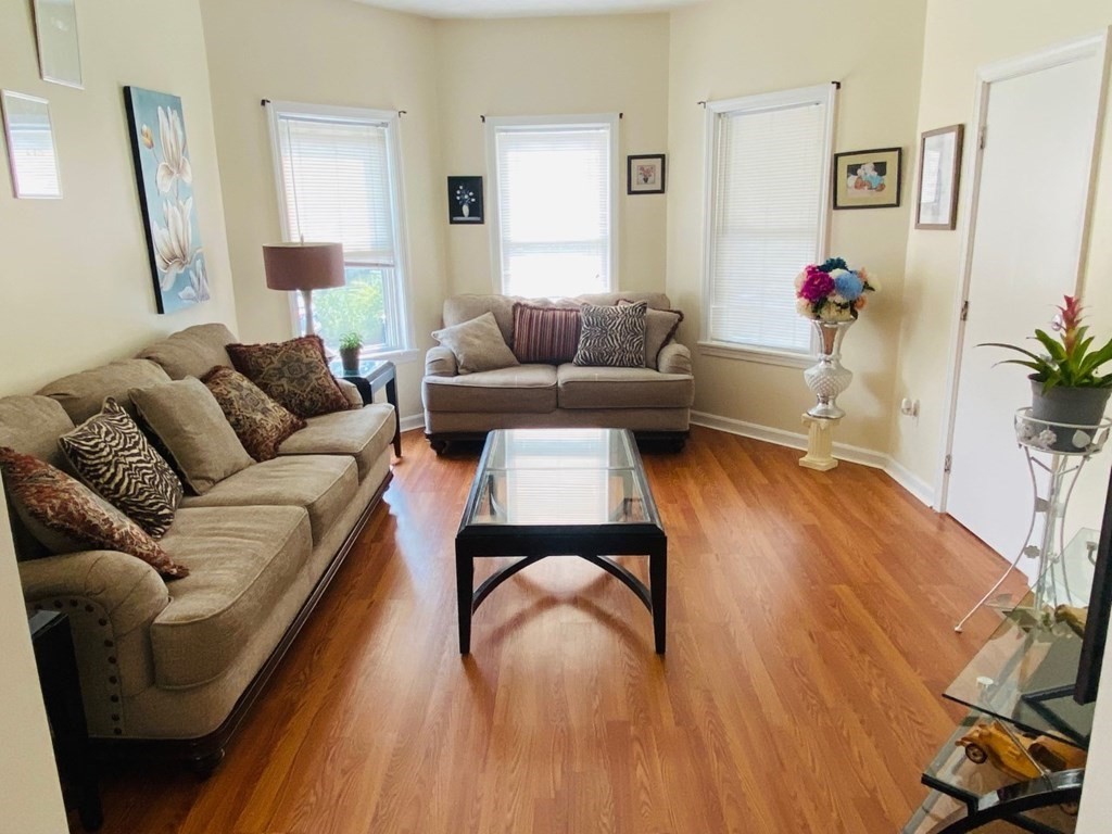10 Prentice Street Worcester, MA 01604 - Photo 3 of 13 Gallery Image 3