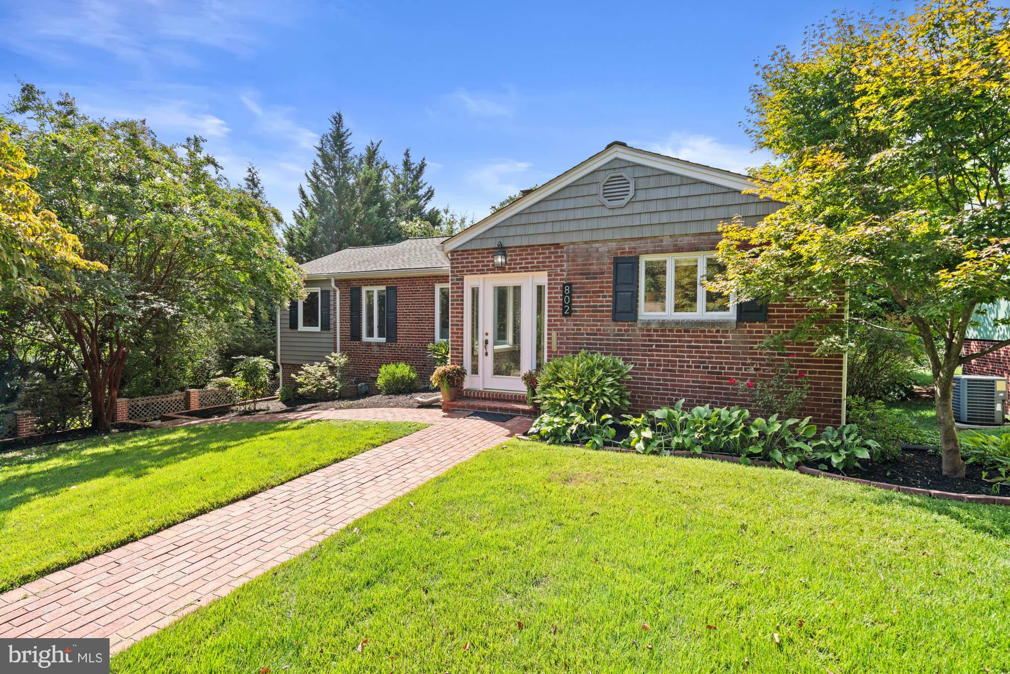 802 Stirling Road Silver Spring, MD 20901 - Photo 5 of 90