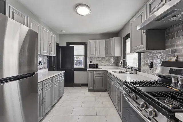 $210,000 | 819 North Ash Street, Waukegan, IL 60085