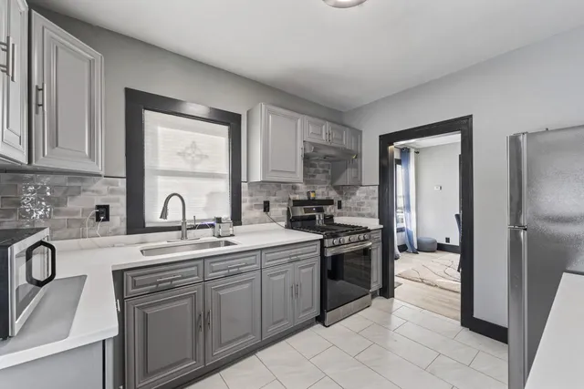 $210,000 | 819 North Ash Street, Waukegan, IL 60085