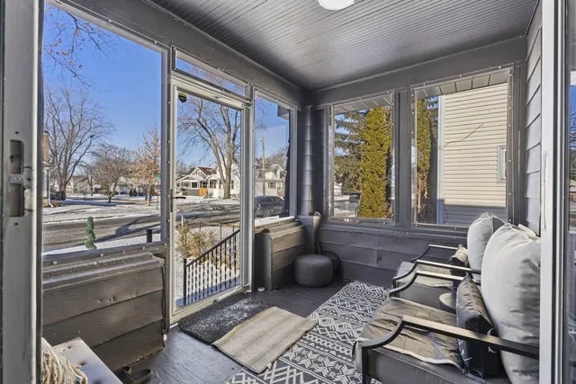 $210,000 | 819 North Ash Street, Waukegan, IL 60085