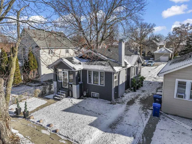 $210,000 | 819 North Ash Street, Waukegan, IL 60085