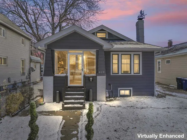 $210,000 | 819 North Ash Street, Waukegan, IL 60085