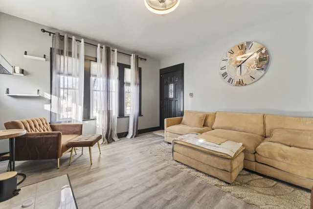 $210,000 | 819 North Ash Street, Waukegan, IL 60085