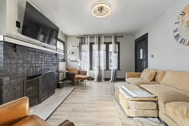 $210,000 | 819 North Ash Street, Waukegan, IL 60085