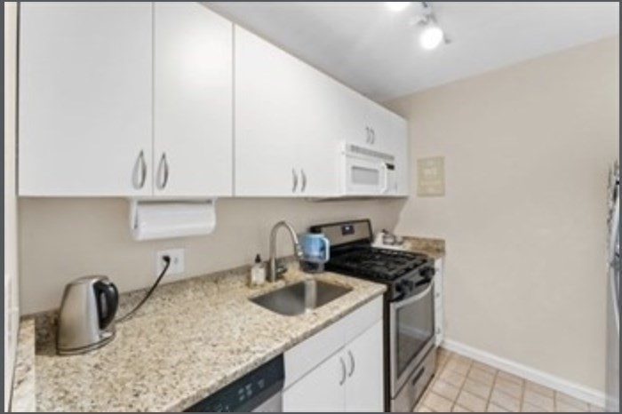 33 Pond Avenue, Unit 308 Brookline, MA 02445 - Photo 10 of 16