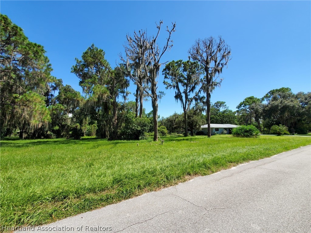5912 Thunder Road Sebring, FL 33876 - Photo 4 of 17 Gallery Image 4