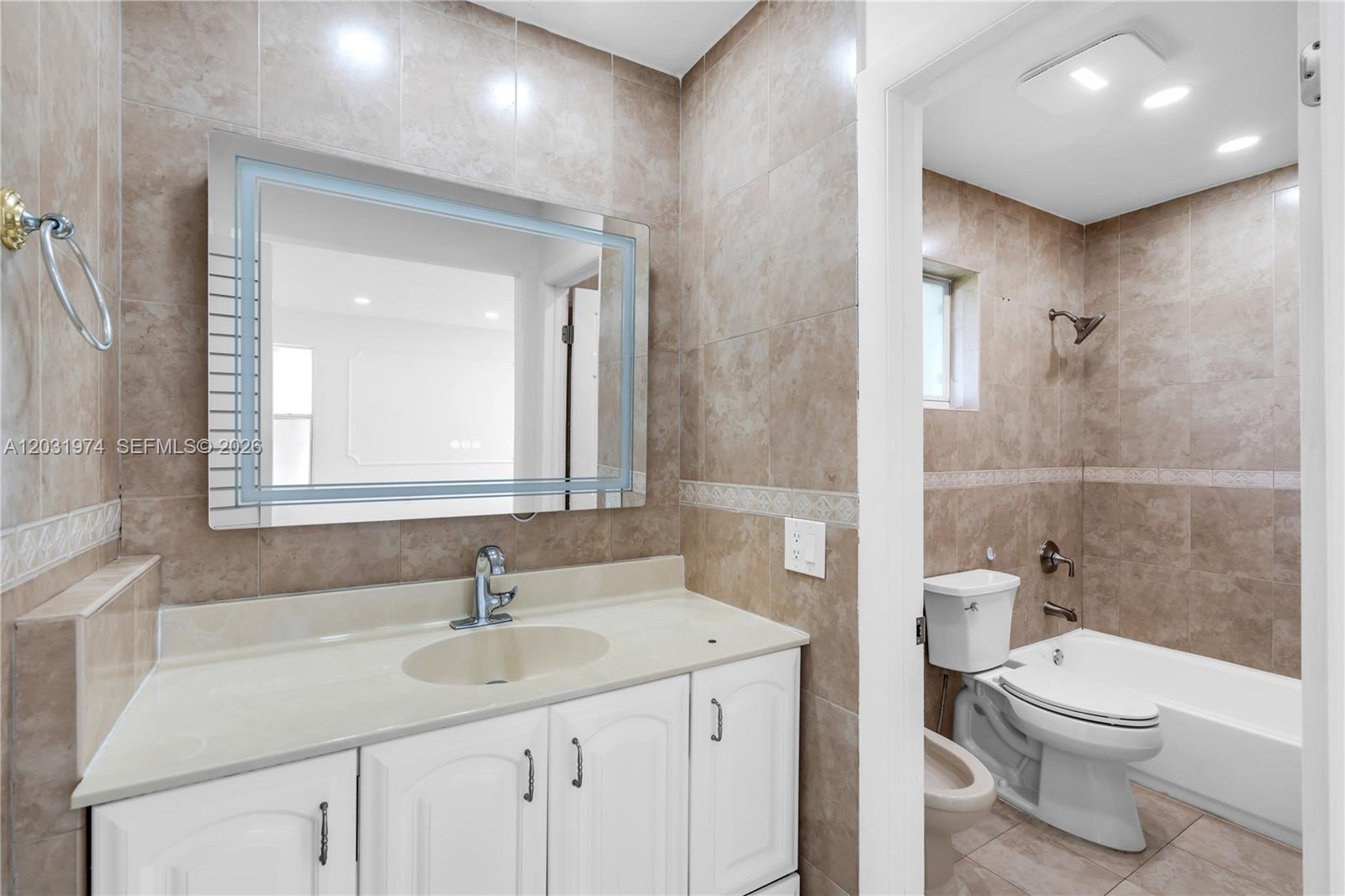 9380 Southwest 134th Street Miami, FL 33176 - Photo 19 of 36 w bidet
