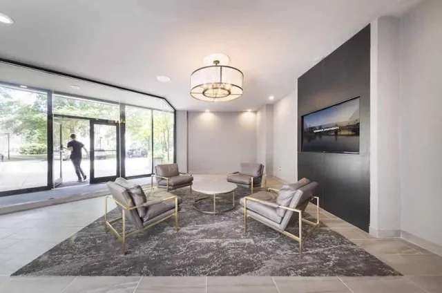 $1,915 | 401 Shady Avenue, Unit C401, Pittsburgh, PA 15206