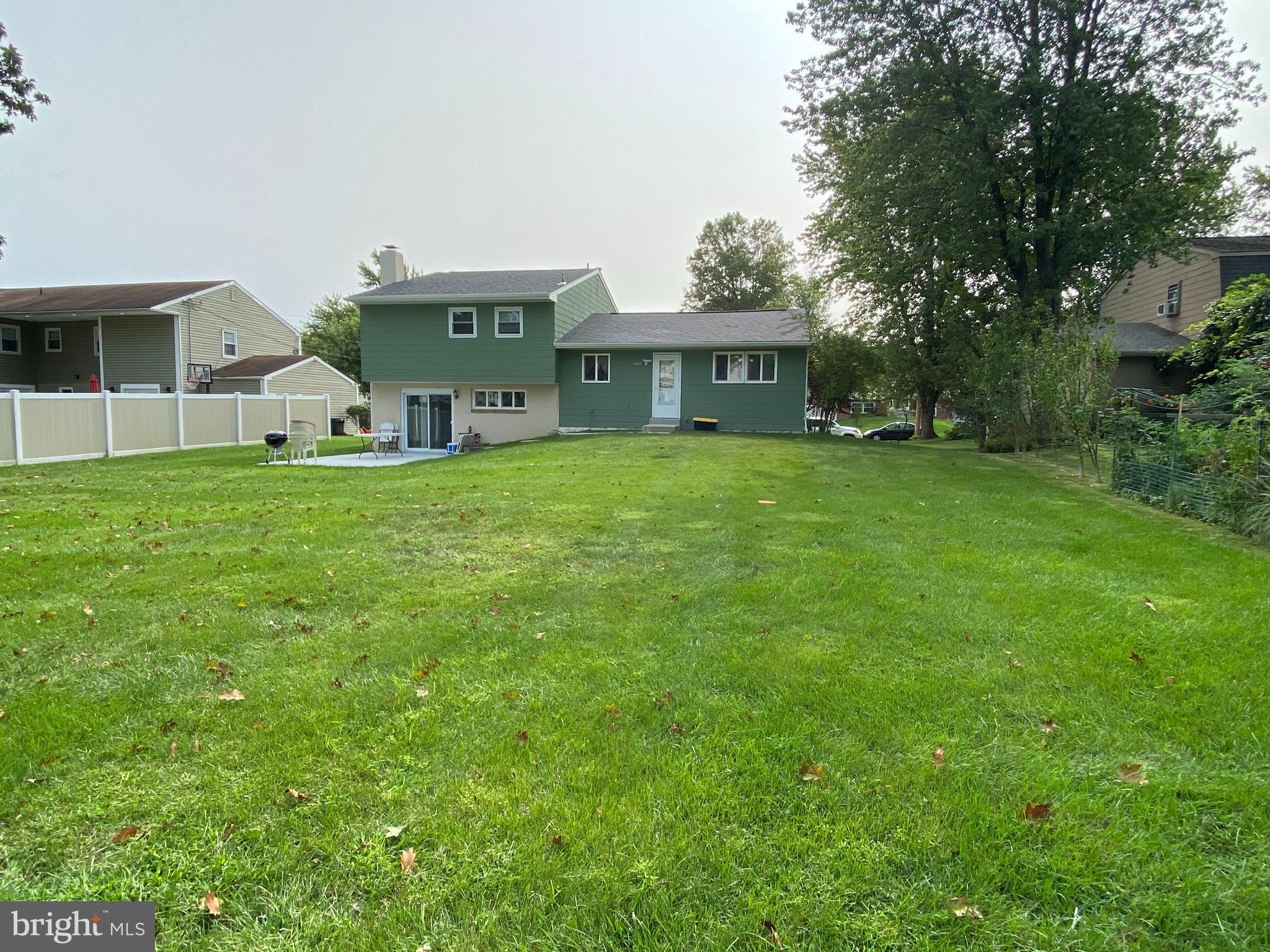 686 Cedarbrook Road Southampton, PA 18966 - Photo 33 of 34 REAR YARD