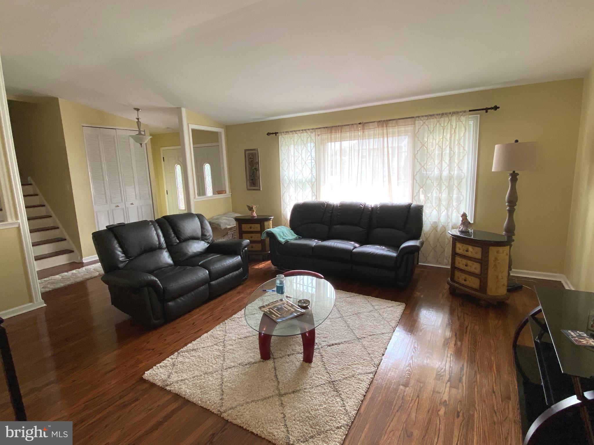 686 Cedarbrook Road Southampton, PA 18966 - Photo 5 of 34 Formal living room