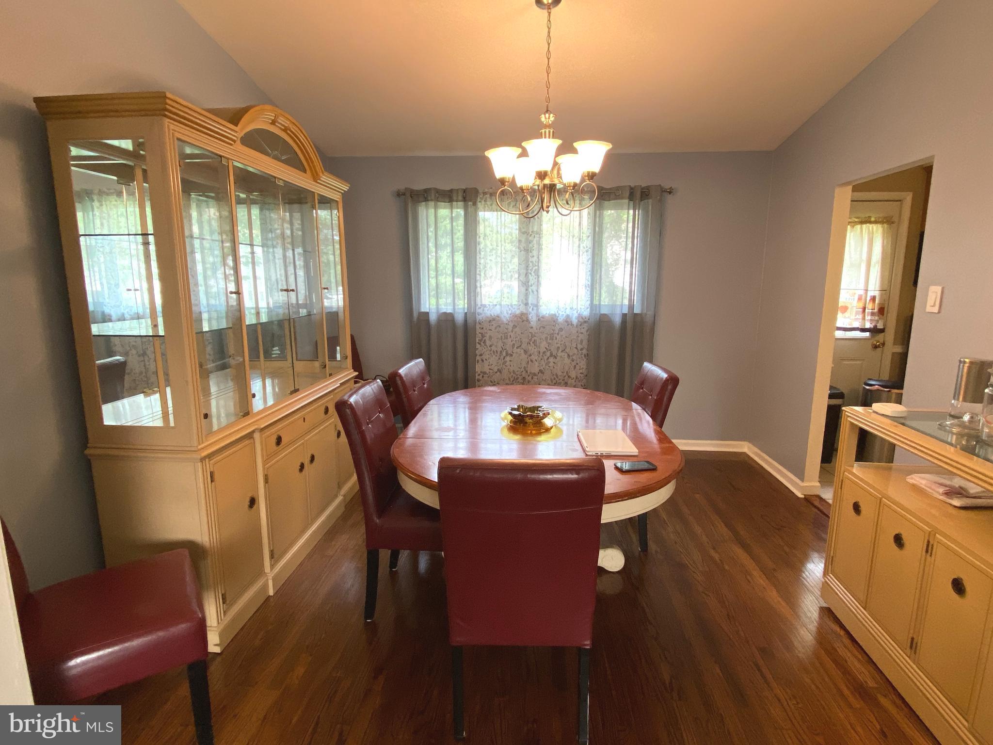 686 Cedarbrook Road Southampton, PA 18966 - Photo 8 of 34 FORMAL DINING ROOM