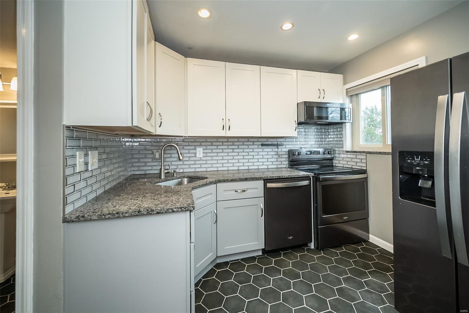 134 Carmel Woods Drive Ellisville, MO 63021 - Photo 8 of 17