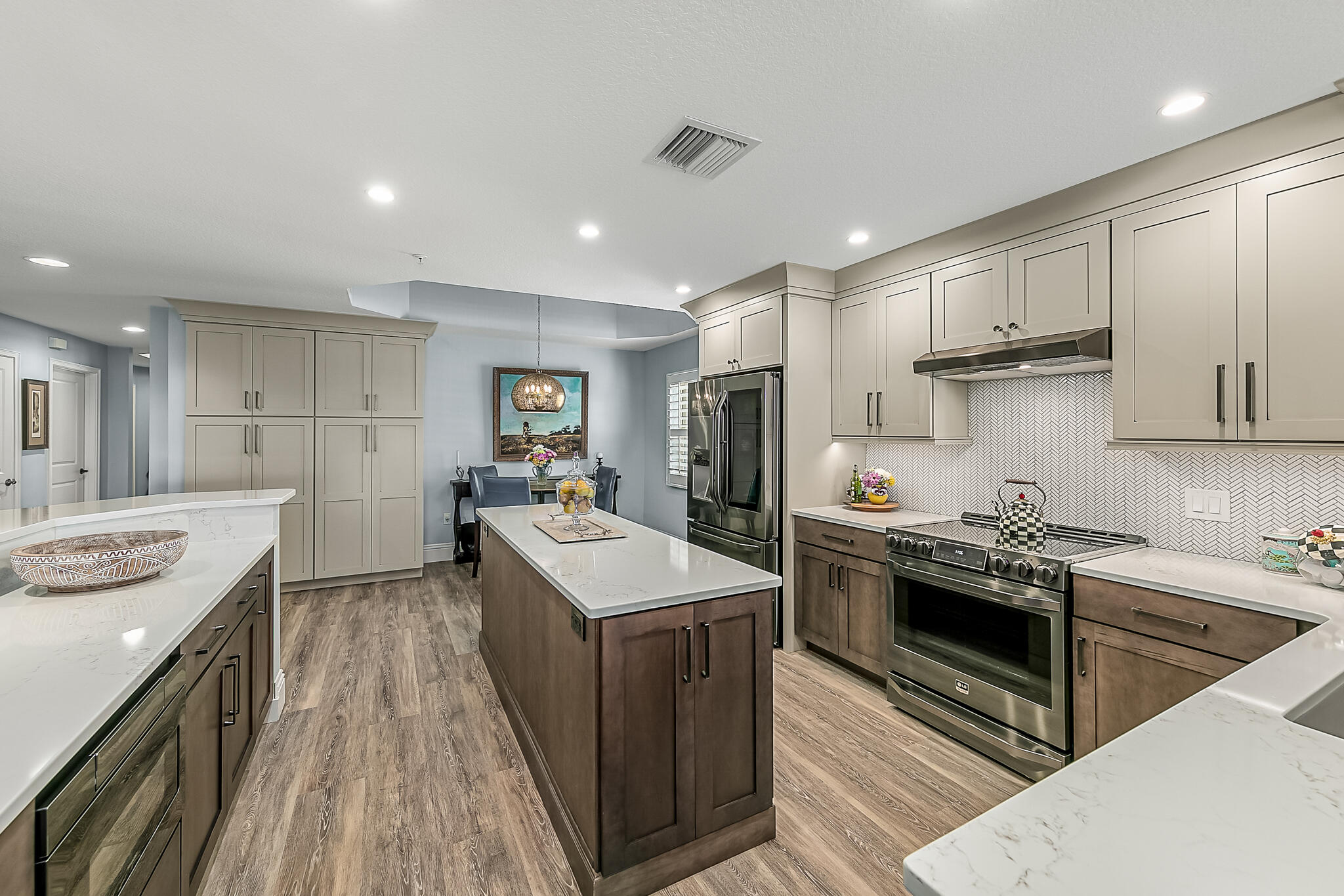 29 Riverside Drive, Unit 403 Cocoa, FL 32922 - Photo 6 of 33 Kitchen 2