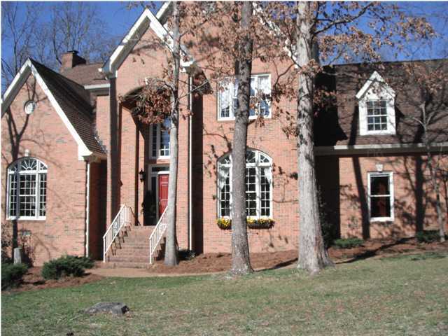 15 Northfield Road Signal Mountain, TN 37377 - Photo 1 of 14 Primary Photo