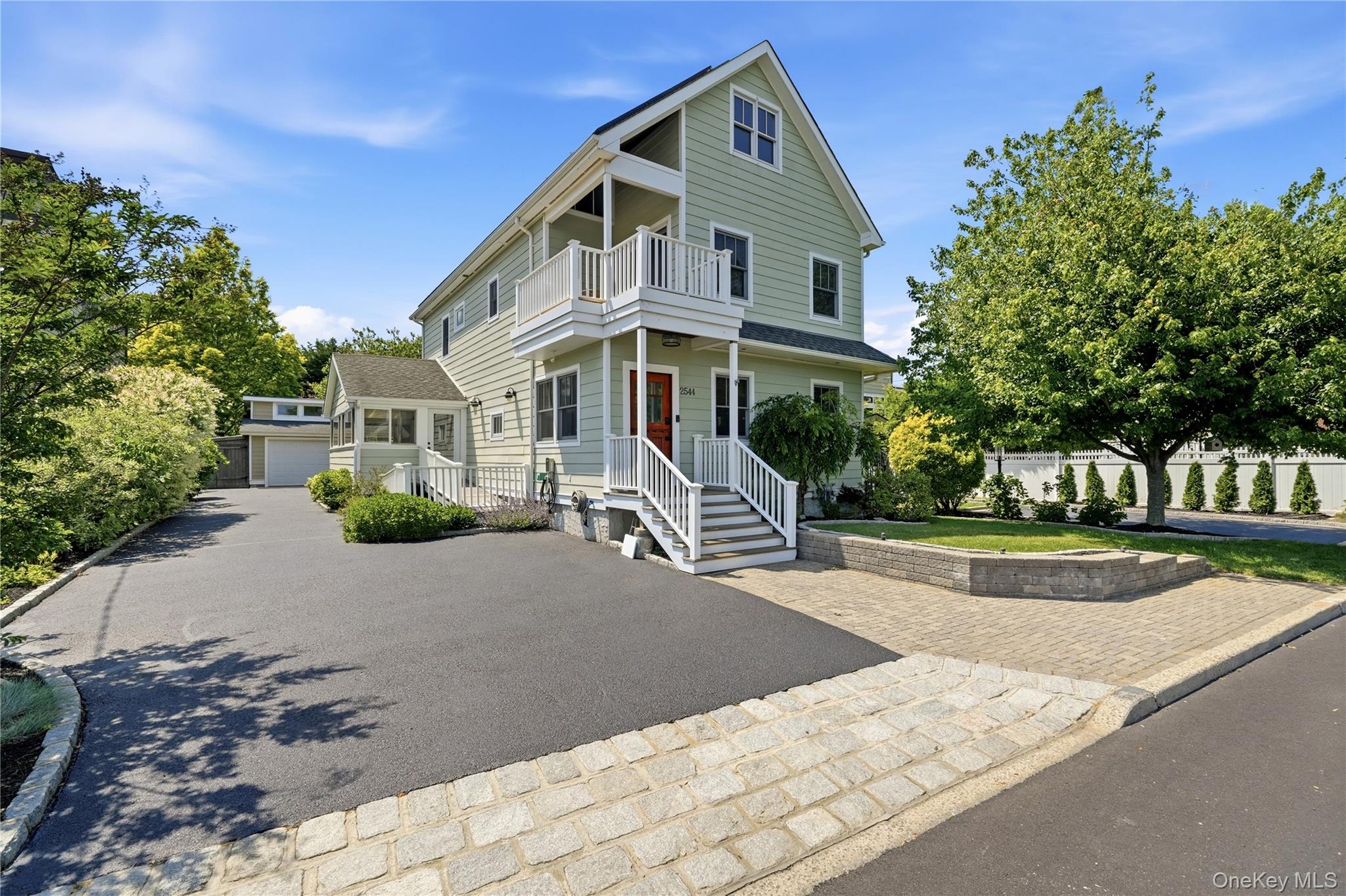 2544 Riverside Avenue Seaford, NY 11783 - Photo 4 of 50