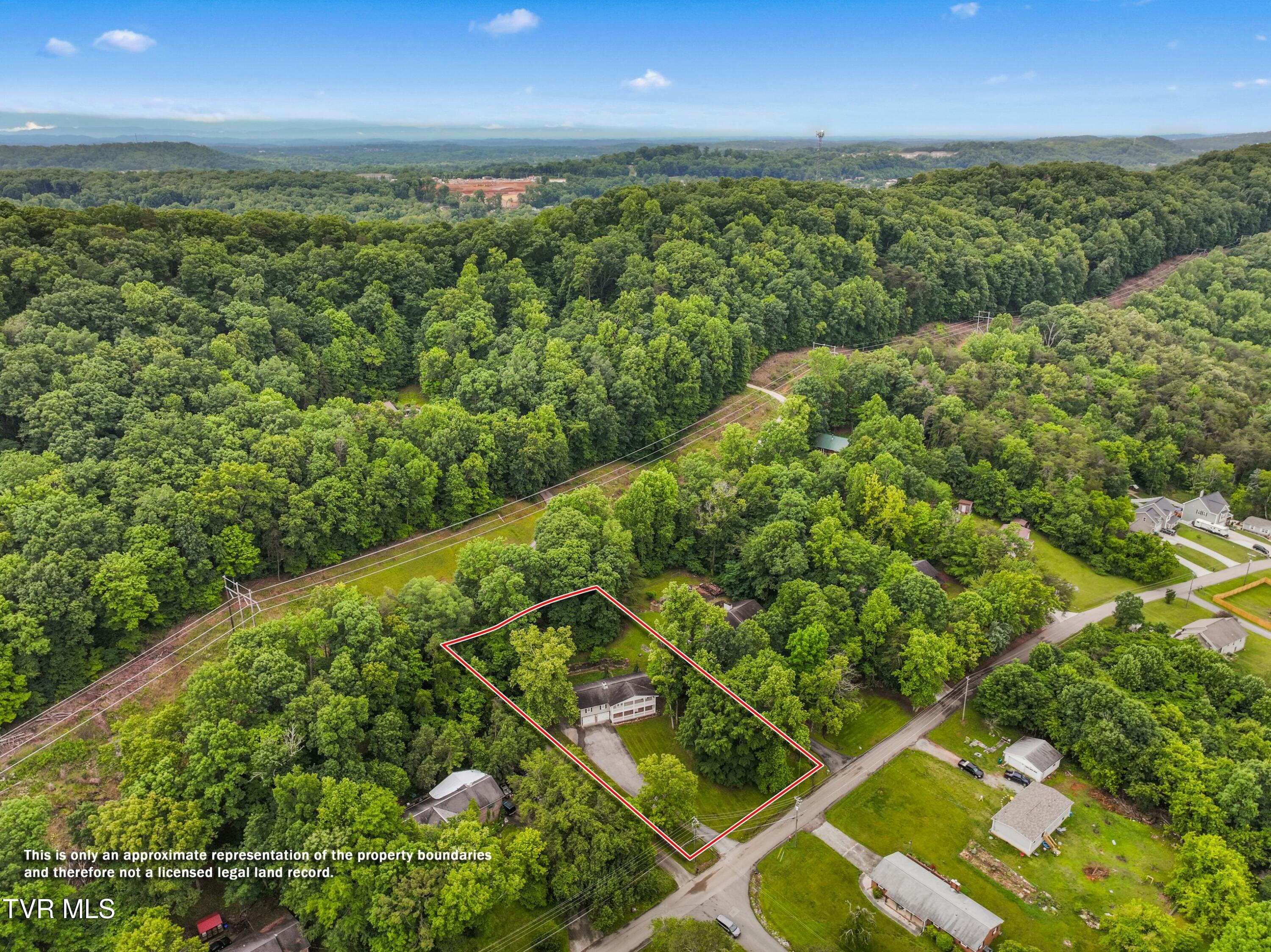 1302 Irwin Drive Powell, TN 37849 - Photo 5 of 53 005-1302IrwinDrive-Powell-TN-37849-SMALL