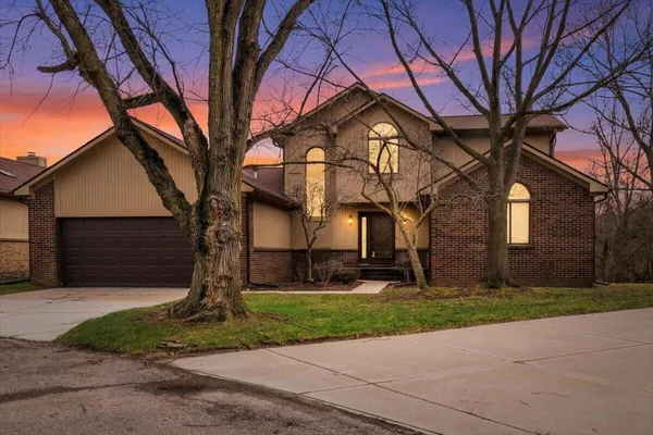 $425,000 | 7513 Hickory Hill Drive, West Bloomfield, MI 48322